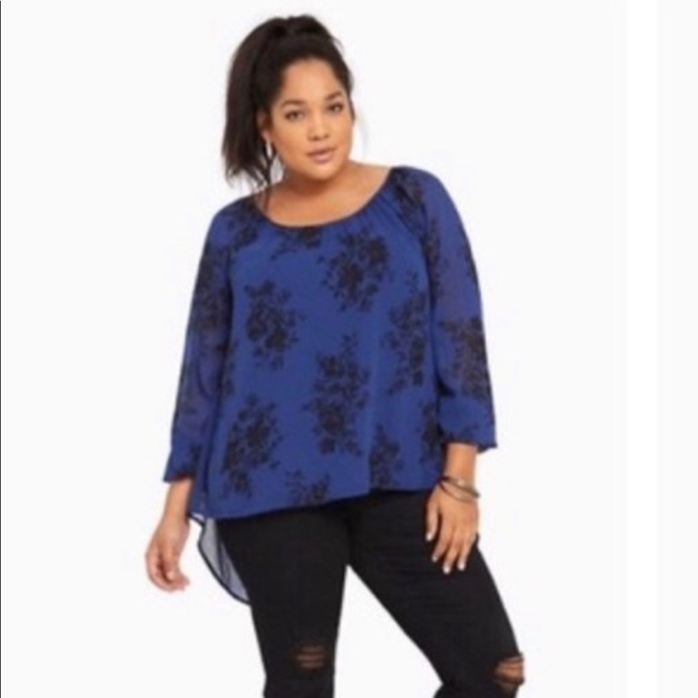 NWT Torrid Navy & Black Floral Tulip Back Blouse